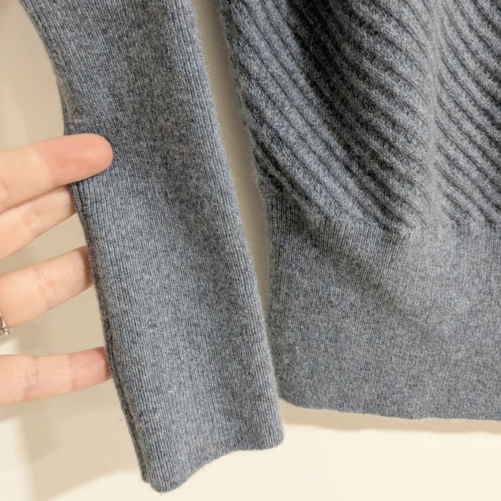 Womens Diagonal Rib Crewneck Sweater - Cream - Picture 3 of 7